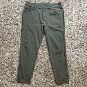 LuluLemon ABC 5 Pocket Chino Pants Olive Green Men’s Size 31 Slim Short Fit
